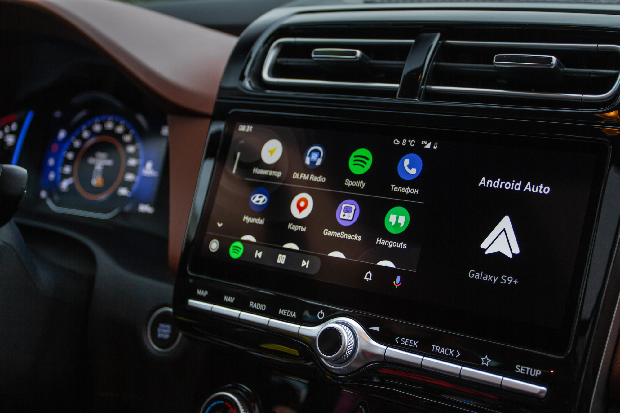 Android Auto má problémy: uživatelé hlásí chybu u hlasových příkazů