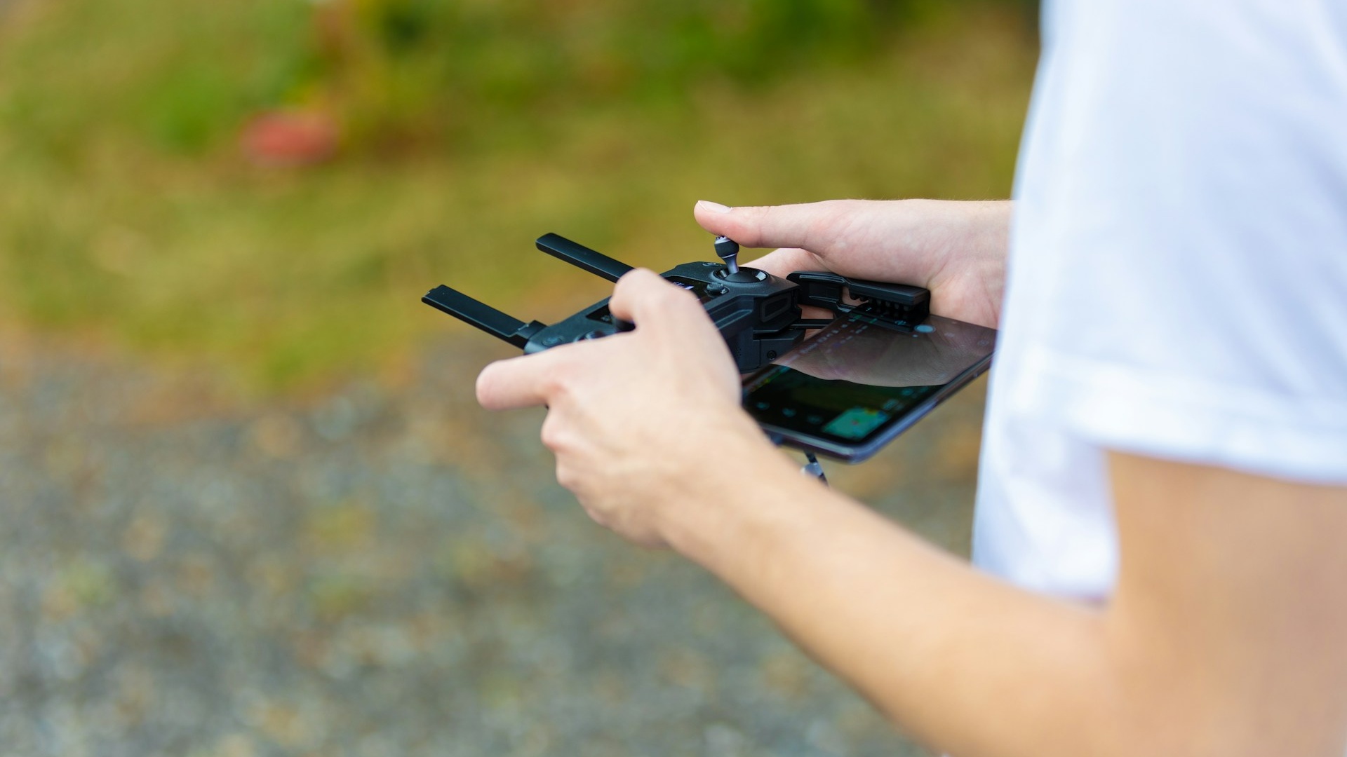 Čína vytvořila neviditelný dron, který dokáže měnit tvar