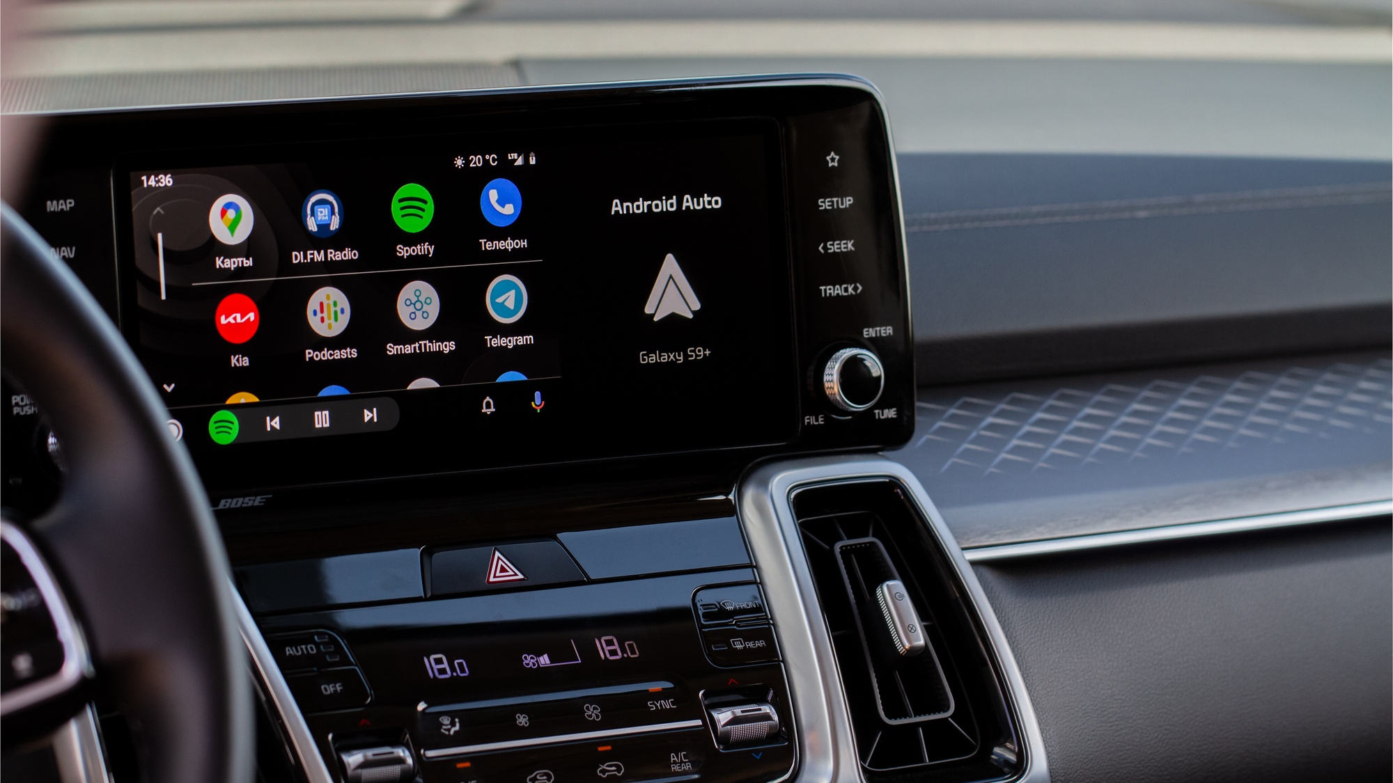 Toto zařízení přináší bezdrátový systém Android Auto do každého auta