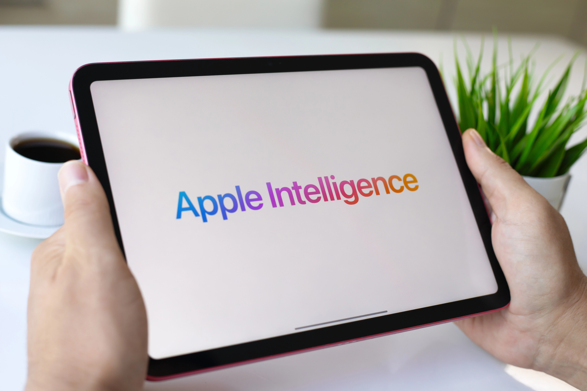 Apple a OpenAI se spojily kvůli něčemu víc než jen vylepšení Siri. Víme, jak nová spolupráce ovlivní váš iPhone