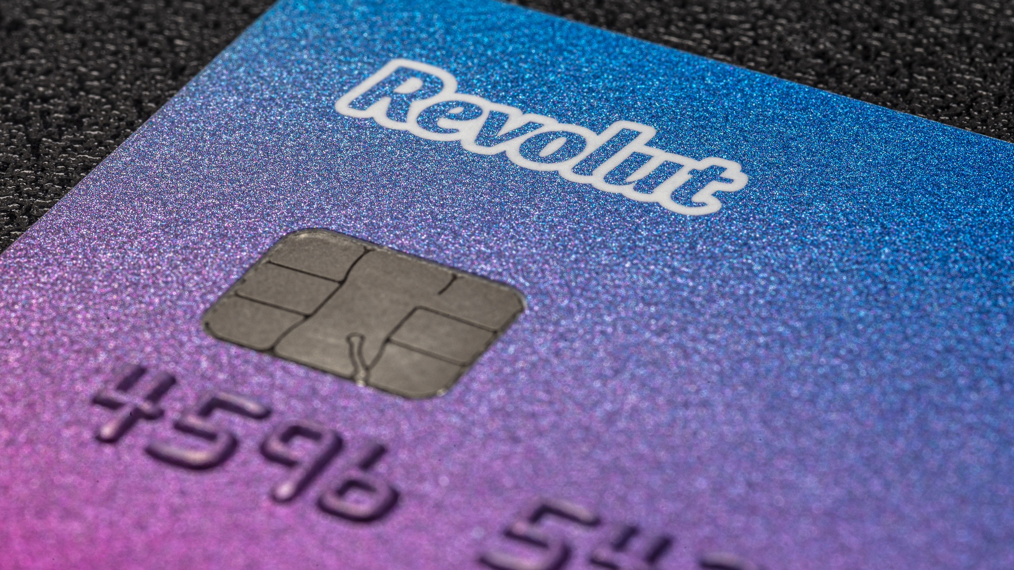 Revolut se vrací ke svým kořenům: po brexitu má bankovní licenci ve Spojeném království