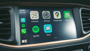 Apple slíbil nový CarPlay již před třemi lety. Nyní jsme se konečně dočkali odpovědi