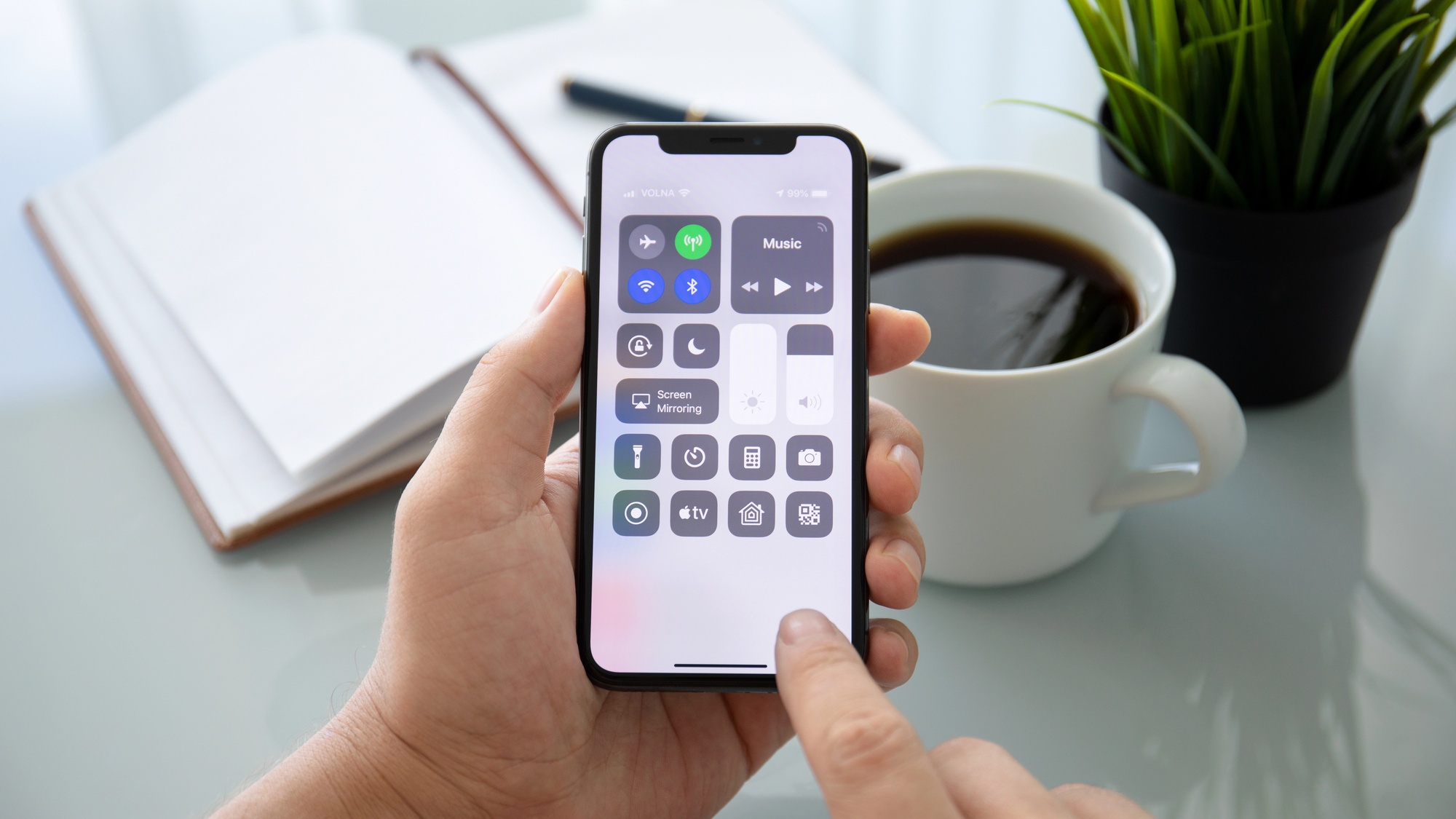 Apple pokračuje v další velké aktualizaci iPhonu: iOS 18.1 beta 5 přináší další změny v Ovládacím centru a další funkce pro fotoaparát iPhone 16