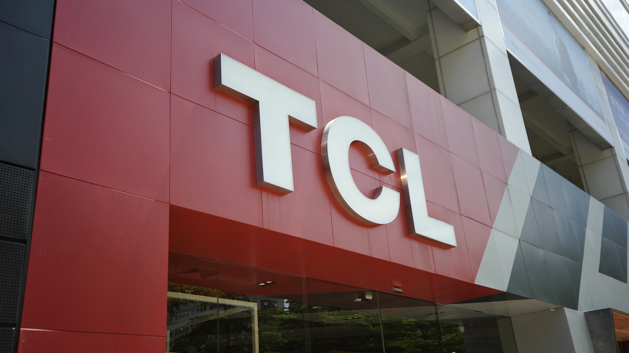 Společnost TCL představuje na veletrhu IFA celý svůj arzenál: nové televizory, soundbary a chladničky s nejnovějšími technologiemi