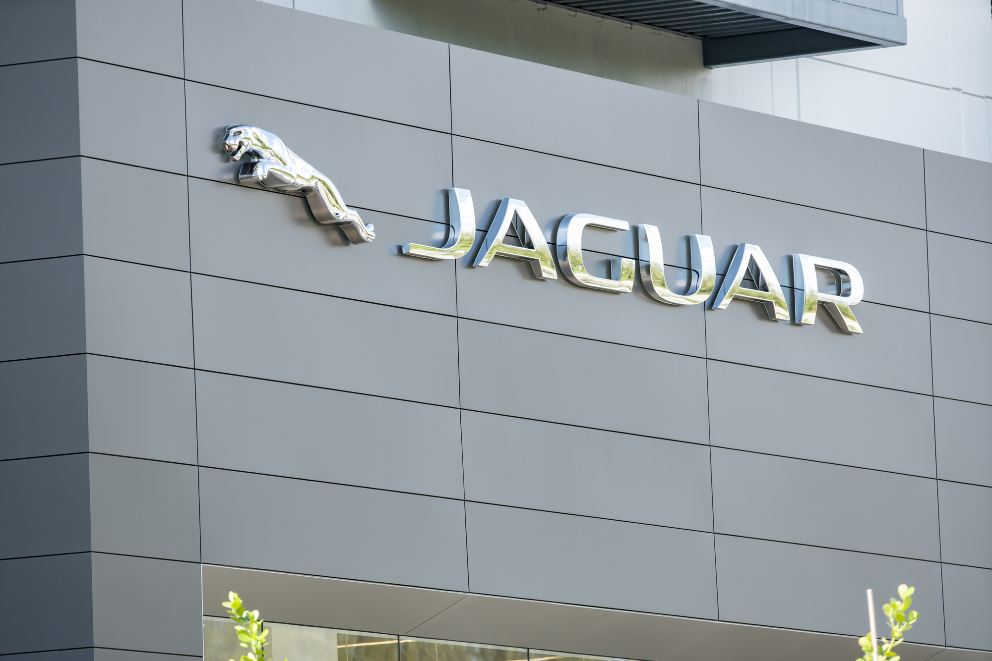 Češi mohou snít o luxusu: Jaguar ukázal elektromobil, který přepíše historii značky