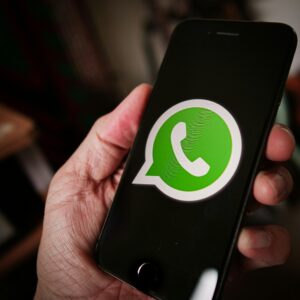 WhatsApp přináší řadu nových funkcí: Vlastní samolepky, rychlé reakce a mnoho dalšího