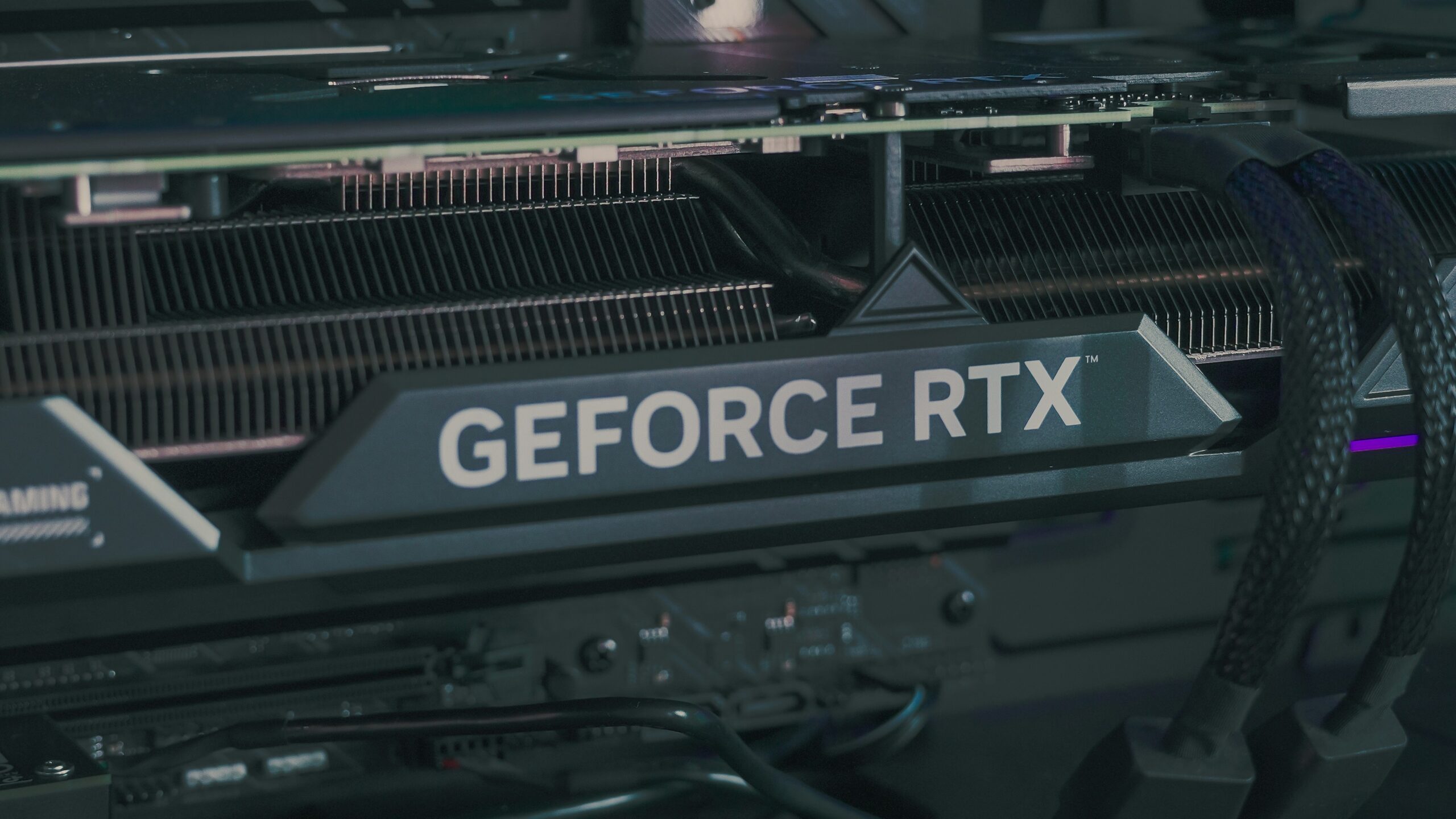 NVIDIA představila nové grafické karty RTX 5080 a RTX 5090: Dvojnásobný výkon oproti předchozí generaci