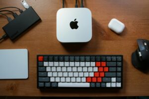 Uživatelé M4 Mac Mini hlásí problémy s připojením přes USB-C